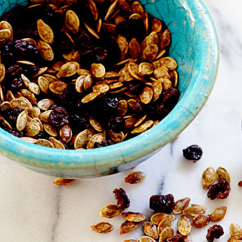 Recipes with Chipotle Chili: Roasted Pumpkin Seeds with Raisins & Chipotle