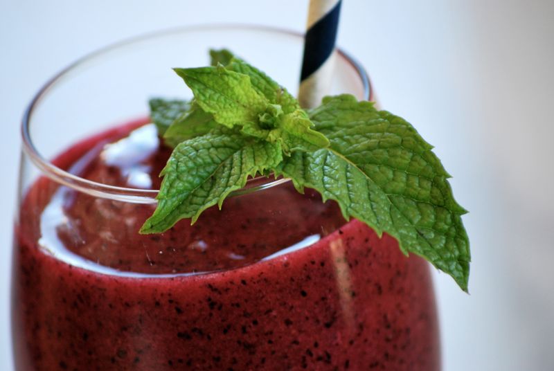 Recipes with Blueberry: Blueberry Mint Green Smoothie