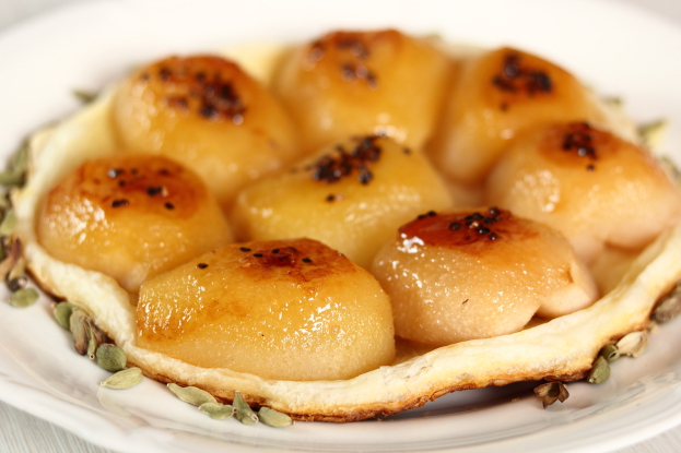 Recipes with Water: Baked Pear with Cardamom