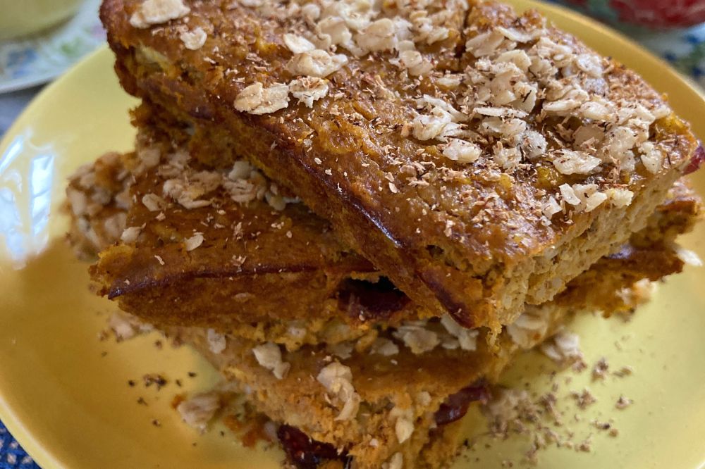 Pumpkin Cinnamon & Raisin Crisp Recipe - Joyful Belly College of Ayurveda
