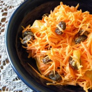 Recipes with Grapefruit: Carrot Salad with Orange Blossom, Raisins & Grapefruit